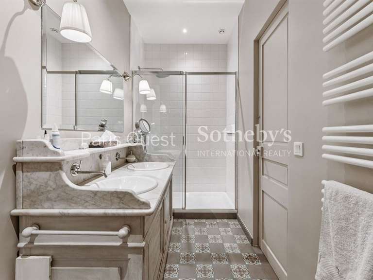 Appartement Paris 17e - 3 chambres - 147m²