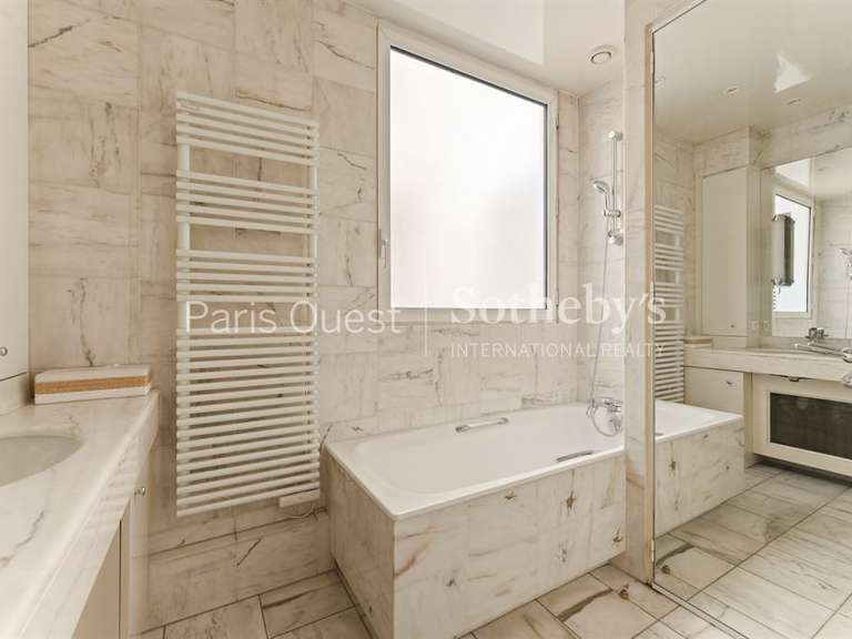 Appartement Paris 17e - 2 chambres - 185m²