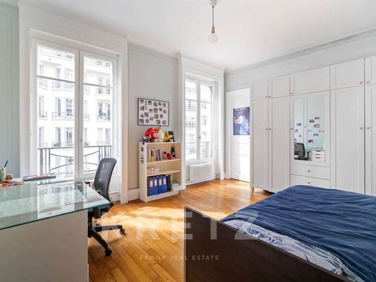 Appartement Paris 17e - 6 chambres - 285m²