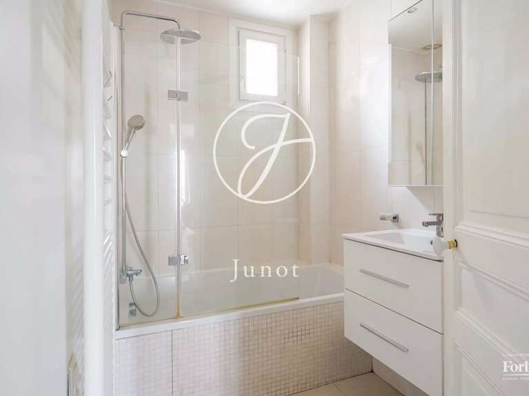 Appartement Paris 17e - 2 chambres - 81m²