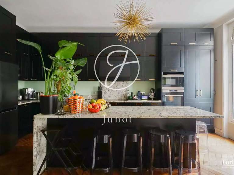 Appartement Paris 17e - 4 chambres - 241m²