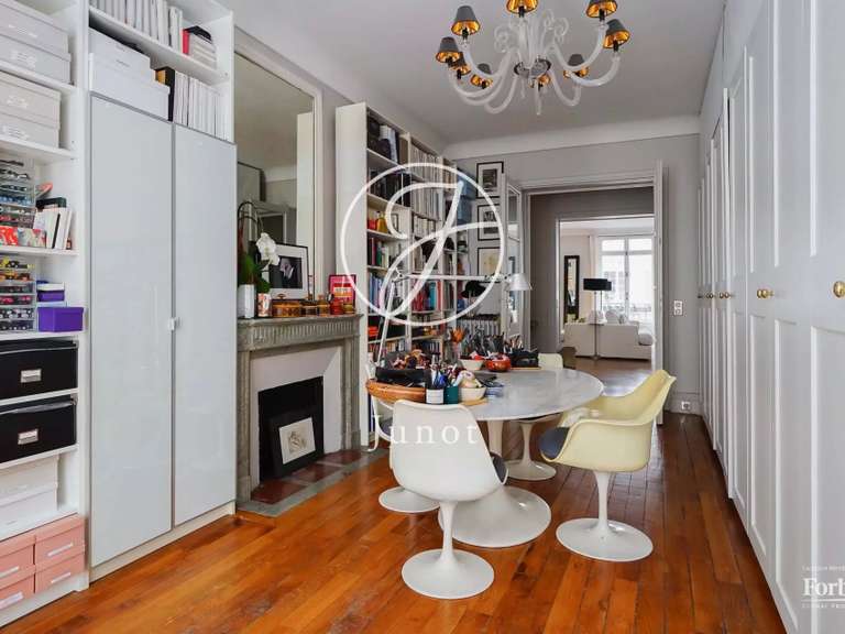 Appartement Paris 17e - 4 chambres - 241m²