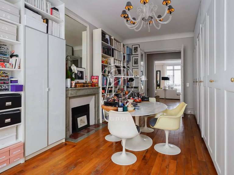 Appartement Paris 17e - 4 chambres - 241m²