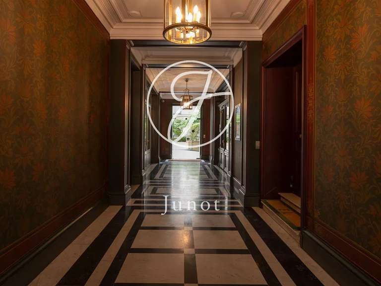Appartement Paris 17e - 3 chambres - 155m²