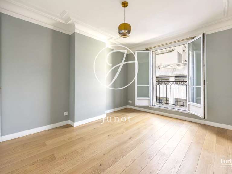 Appartement Paris 17e - 4 chambres - 126m²