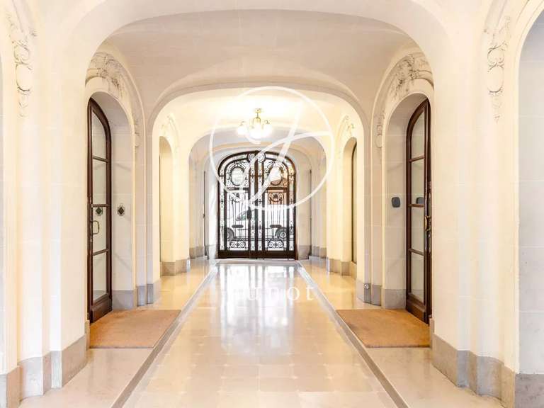 Appartement Paris 17e - 4 chambres - 293m²