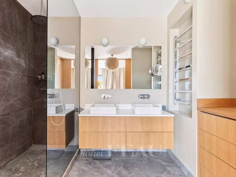 Appartement Paris 17e - 2 chambres - 247m²