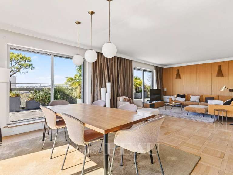 Appartement Paris 17e - 2 chambres - 247m²