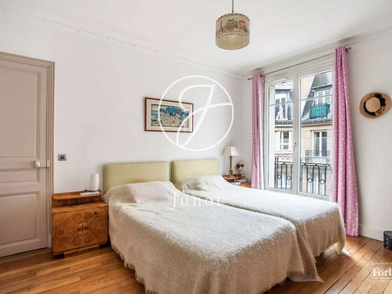 Appartement Paris 17e - 4 chambres - 181m²