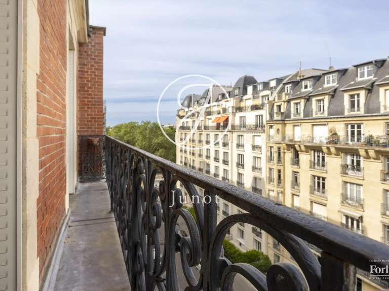 Appartement Paris 17e - 5 chambres - 159m²