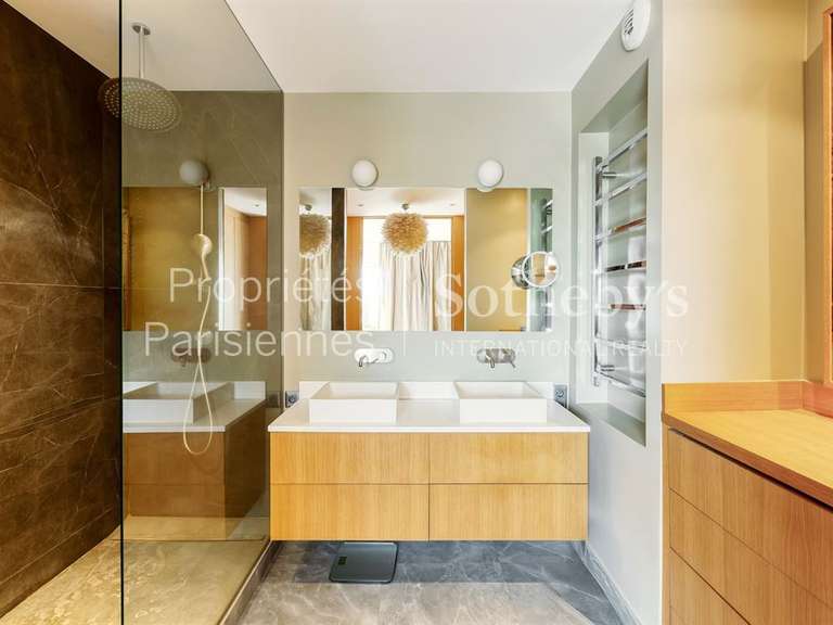 Appartement Paris 17e - 2 chambres - 165m²
