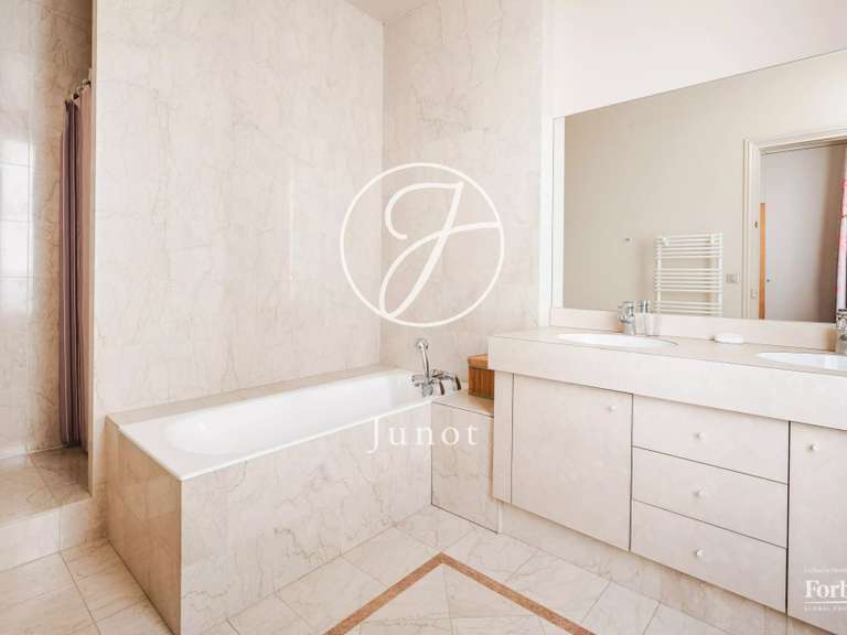 Appartement Paris 17e - 5 chambres - 215m²