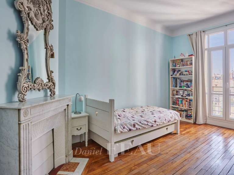 Appartement Paris 17e - 4 chambres - 217m²
