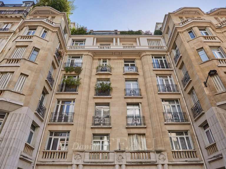 Appartement Paris 17e - 4 chambres - 217m²