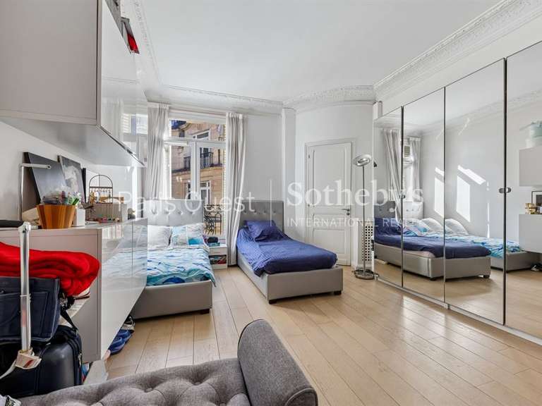 Appartement Paris 17e - 5 chambres - 310m²