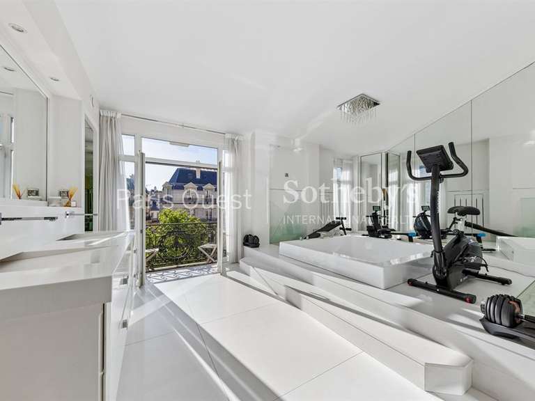 Appartement Paris 17e - 5 chambres - 310m²