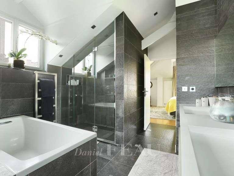 Appartement Paris 17e - 3 chambres - 197m²