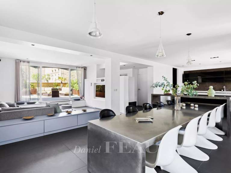 Appartement Paris 17e - 3 chambres - 197m²