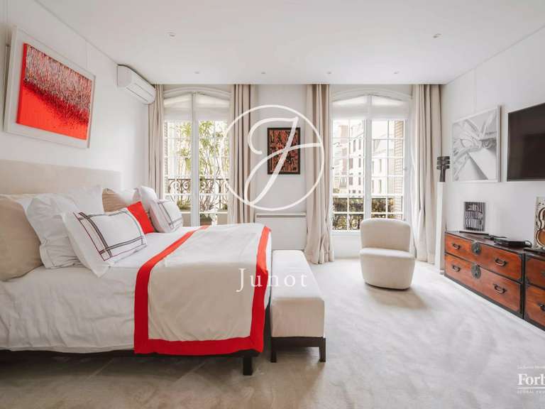 Appartement Paris 17e - 3 chambres - 174m²