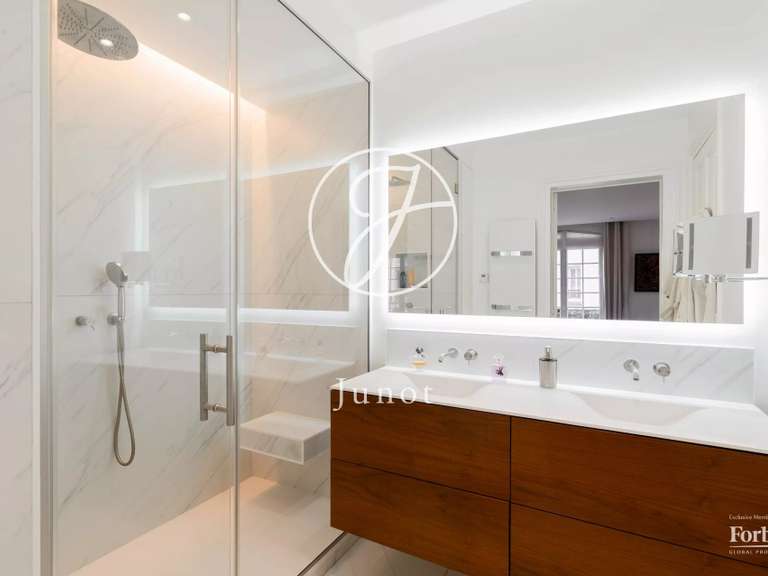 Appartement Paris 17e - 3 chambres - 174m²