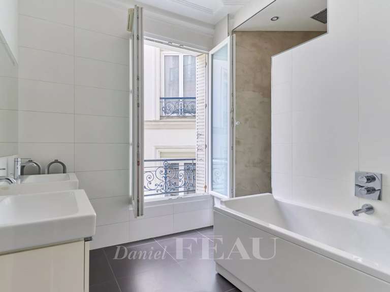 Appartement Paris 17e - 3 chambres - 106m²