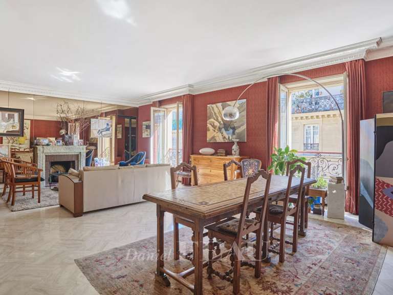 Appartement Paris 17e - 2 chambres - 105m²