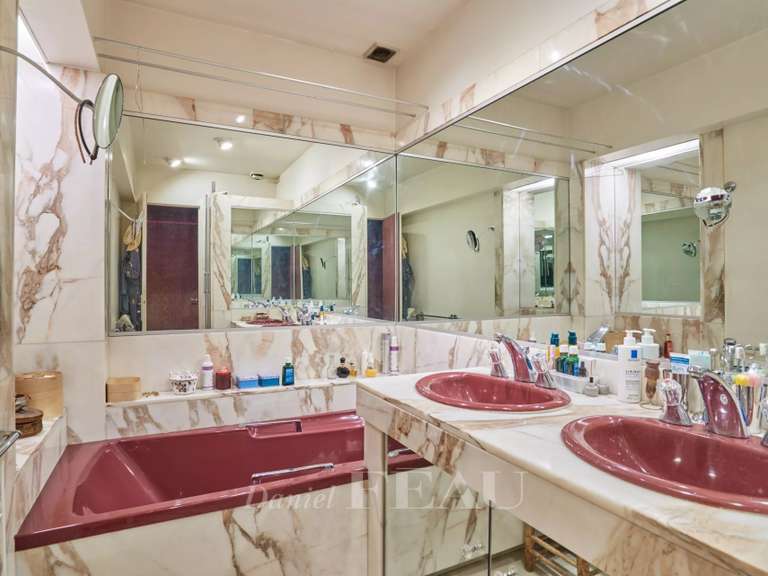 Appartement Paris 17e - 2 chambres - 105m²