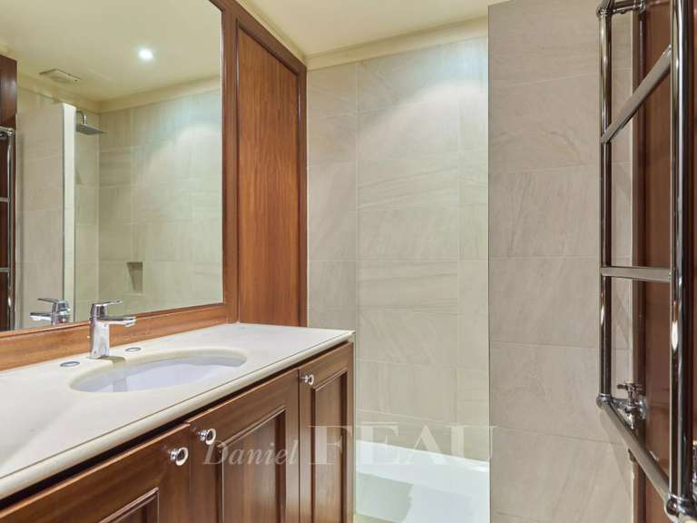 Appartement Paris 17e - 3 chambres - 167m²