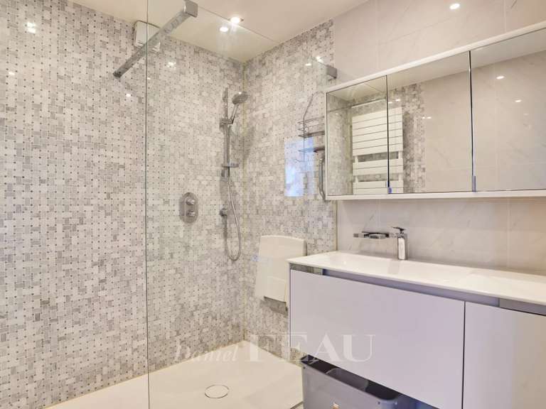 Appartement Paris 17e - 5 chambres - 201m²