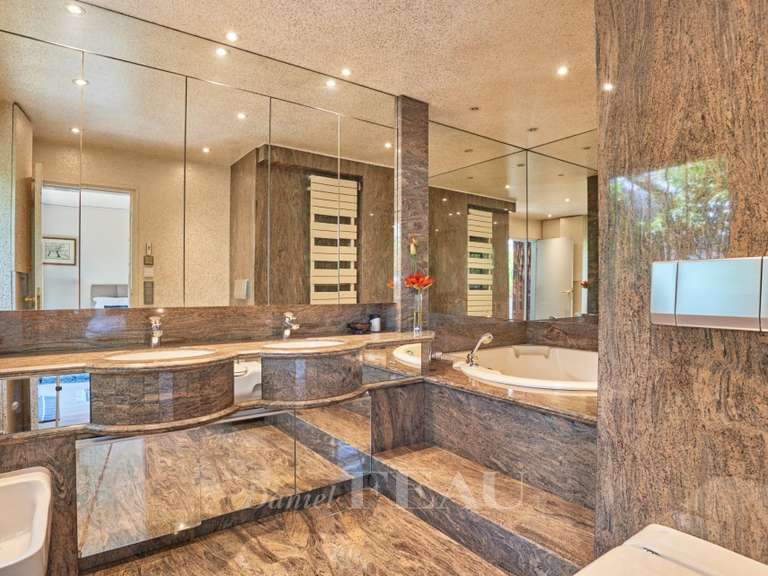 Appartement Paris 17e - 5 chambres - 201m²