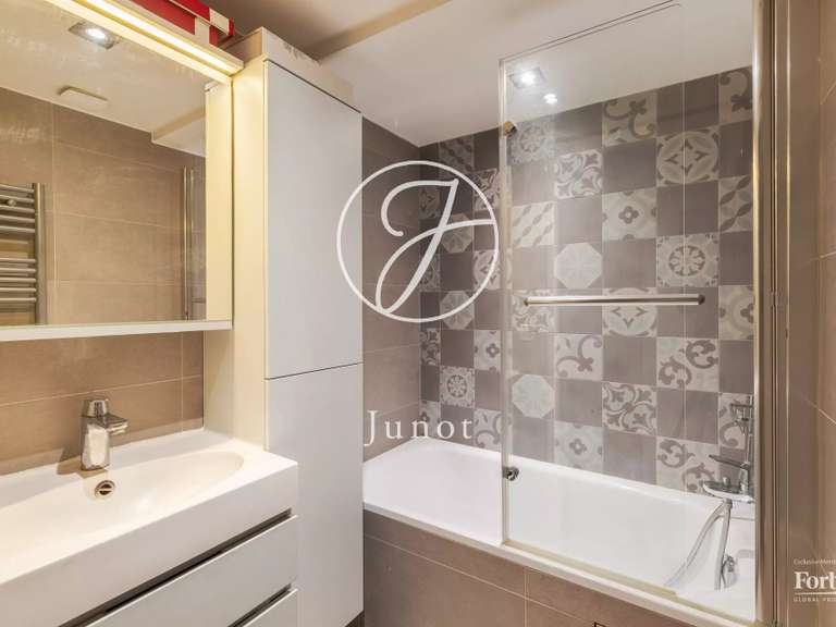 Appartement Paris 17e - 4 chambres - 101m²