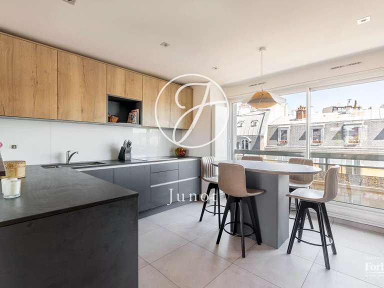 Appartement Paris 17e - 4 chambres - 101m²