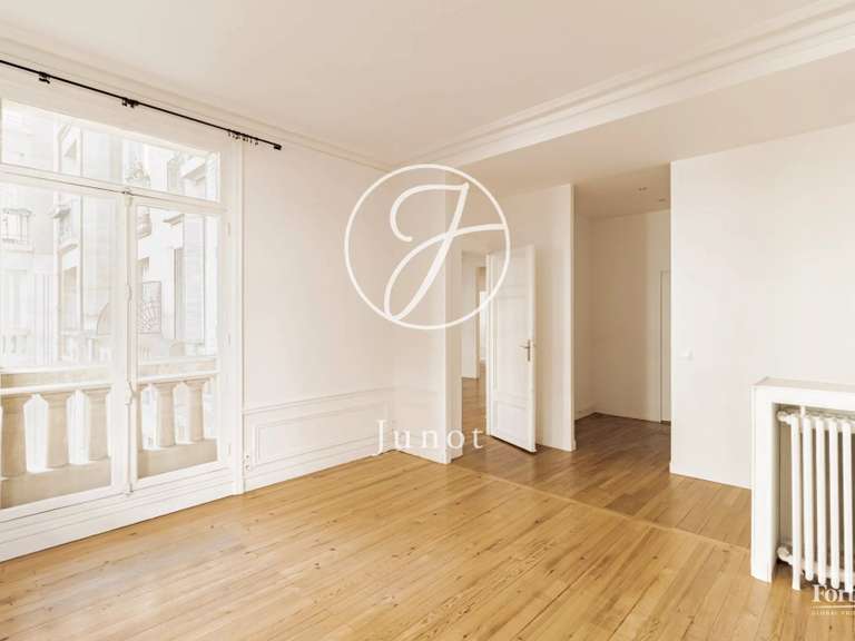 Appartement Paris 17e - 3 chambres - 147m²