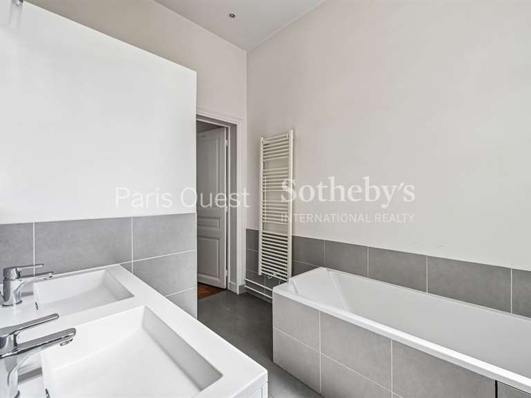 Appartement Paris 17e - 3 chambres - 195m²