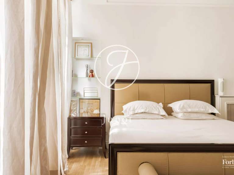Appartement Paris 17e - 3 chambres - 160m²