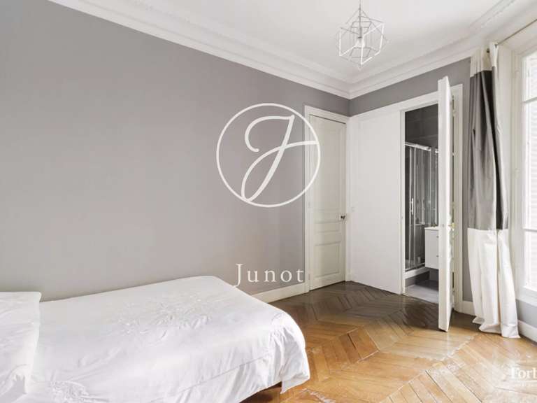 Appartement Paris 17e - 3 chambres - 160m²
