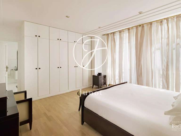 Appartement Paris 17e - 3 chambres - 160m²