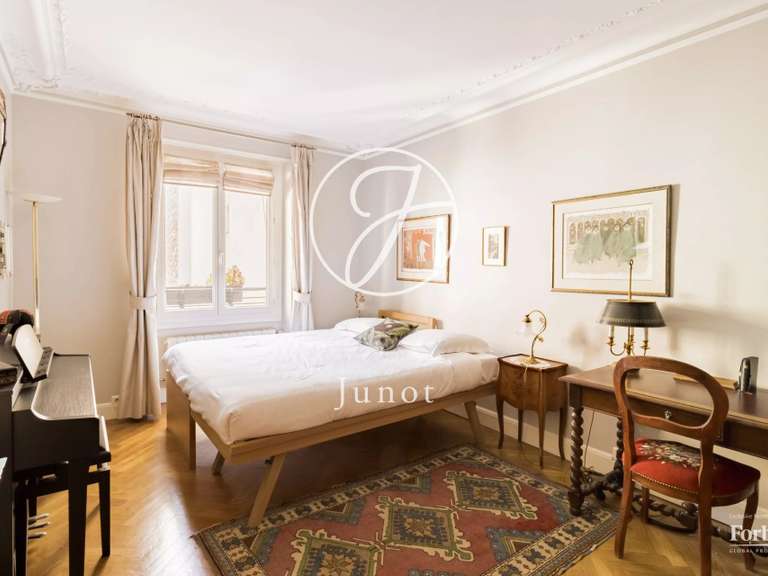 Appartement Paris 17e - 3 chambres - 123m²