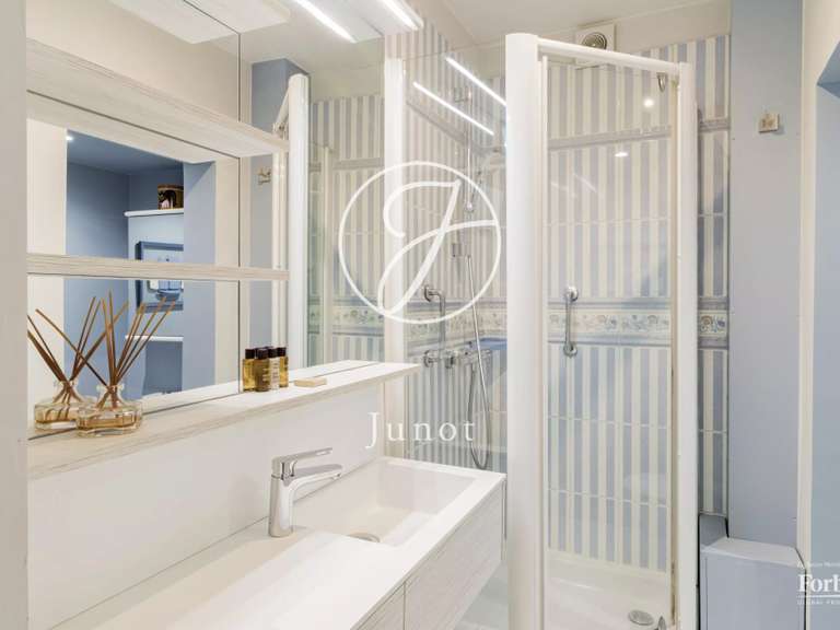 Appartement Paris 17e - 3 chambres - 123m²