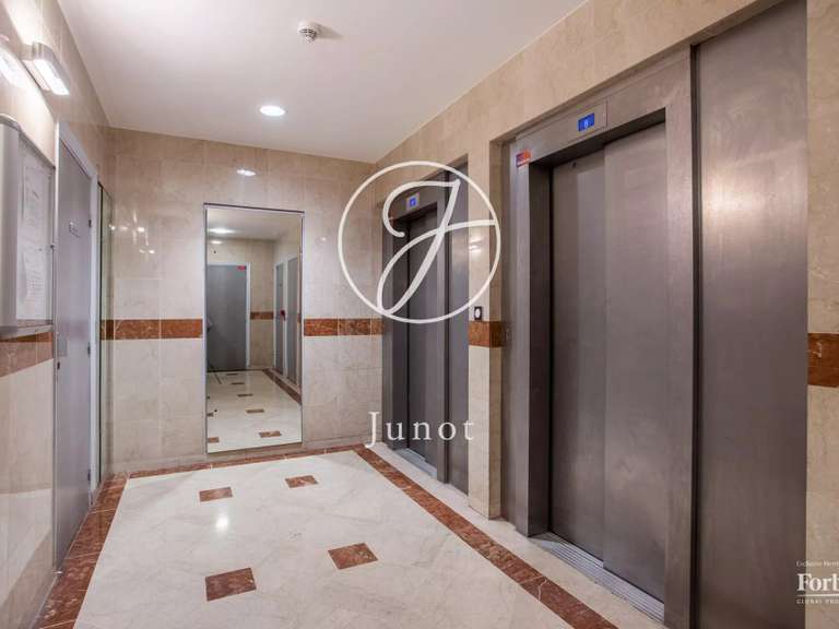 Appartement Paris 17e - 4 chambres - 86m²