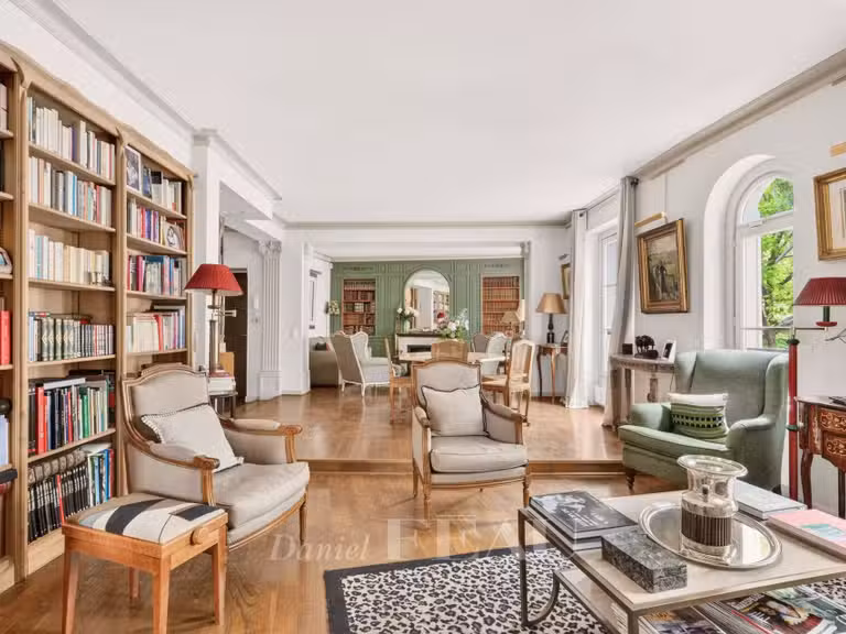 Appartement Paris 17e - 4 chambres - 167m²