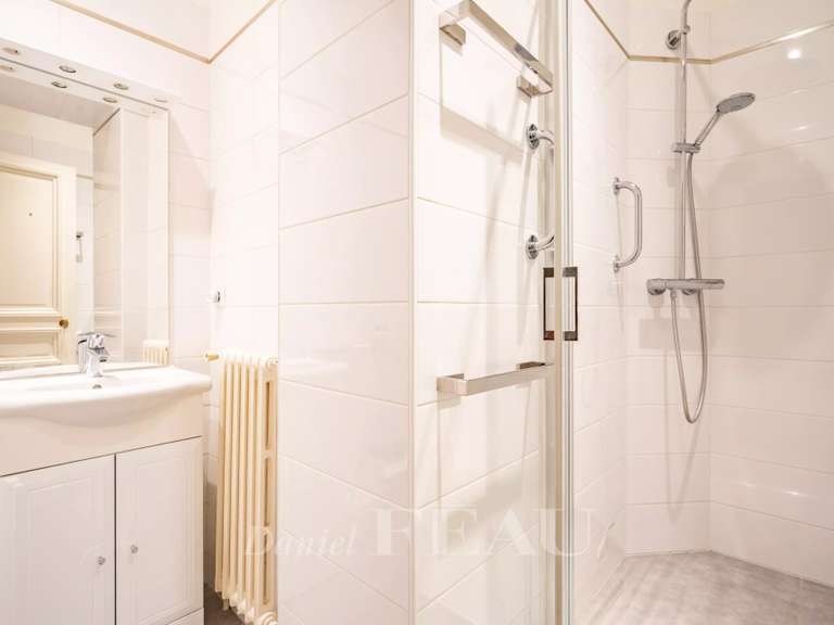 Appartement Paris 17e - 4 chambres - 178m²