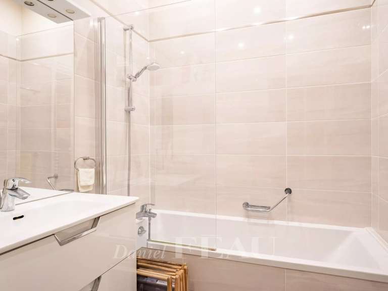 Appartement Paris 17e - 4 chambres - 178m²