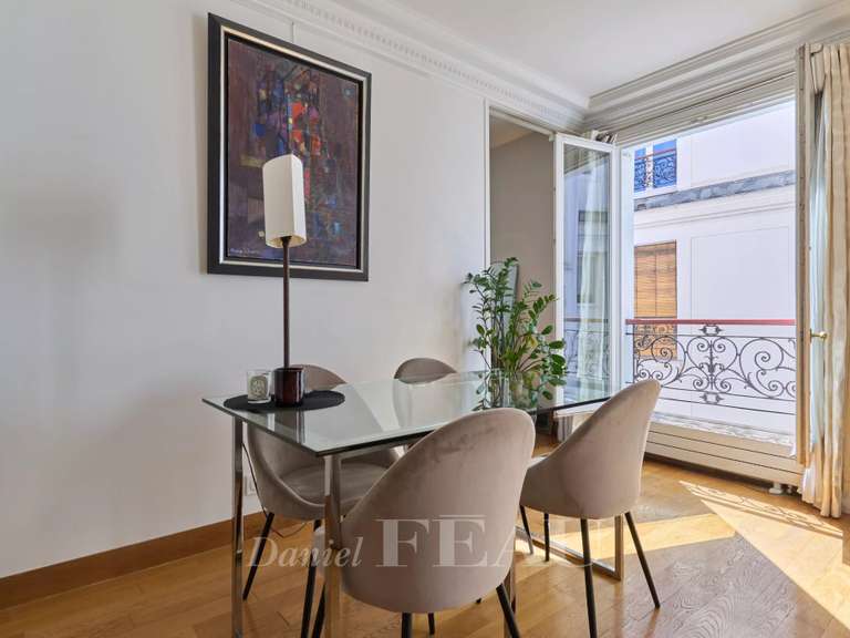 Appartement Paris 17e - 2 chambres - 64m²