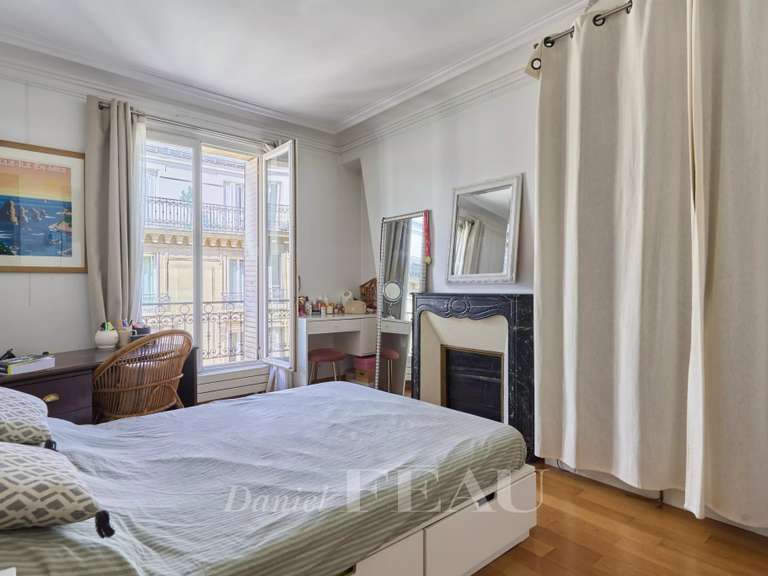 Appartement Paris 17e - 2 chambres - 64m²