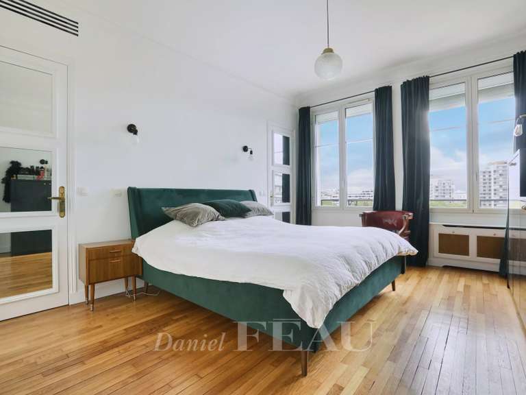 Appartement Paris 17e - 6 chambres - 243m²