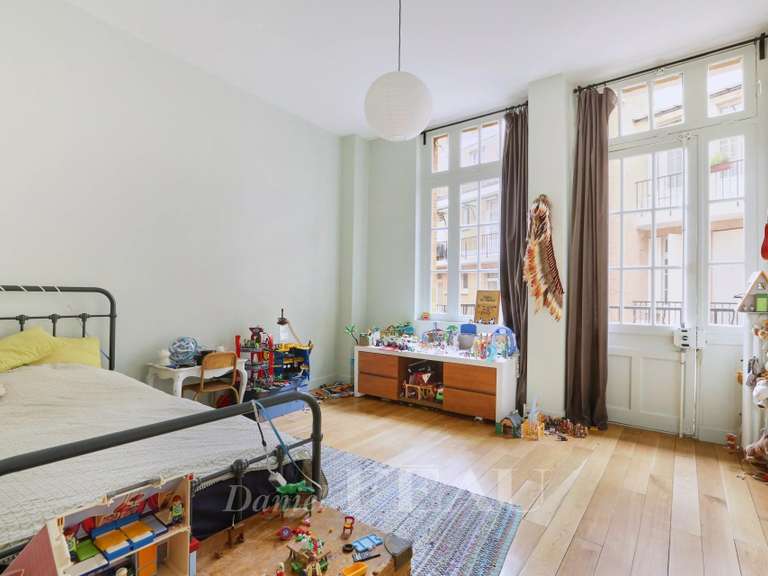 Appartement Paris 17e - 6 chambres - 243m²