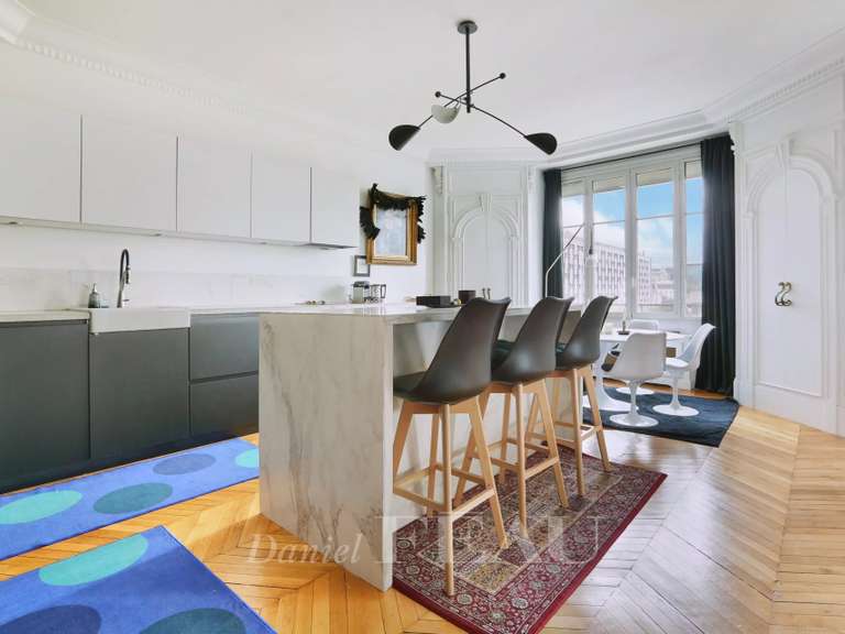 Appartement Paris 17e - 6 chambres - 243m²