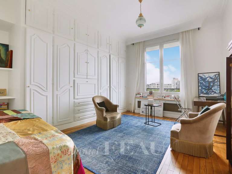Appartement Paris 17e - 6 chambres - 243m²