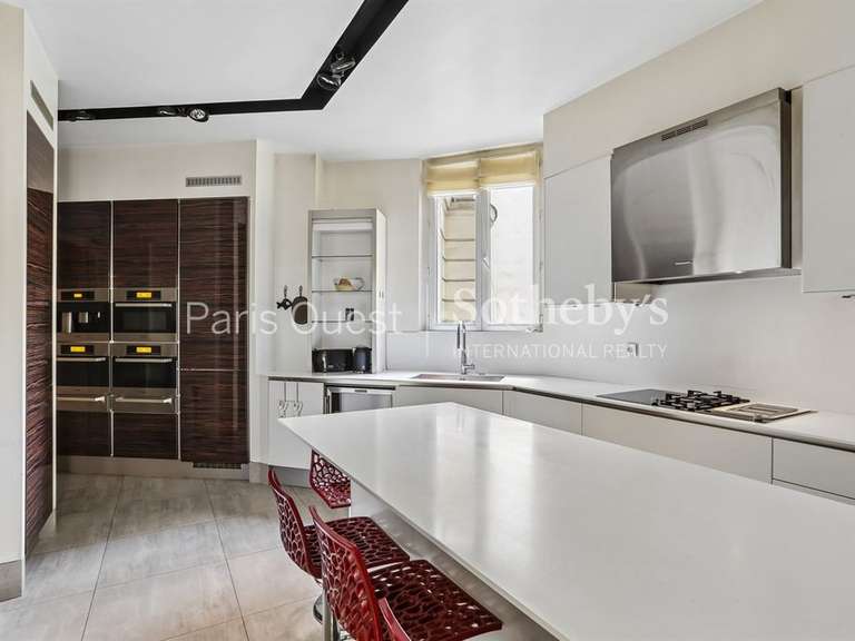 Appartement Paris 17e - 3 chambres - 178m²